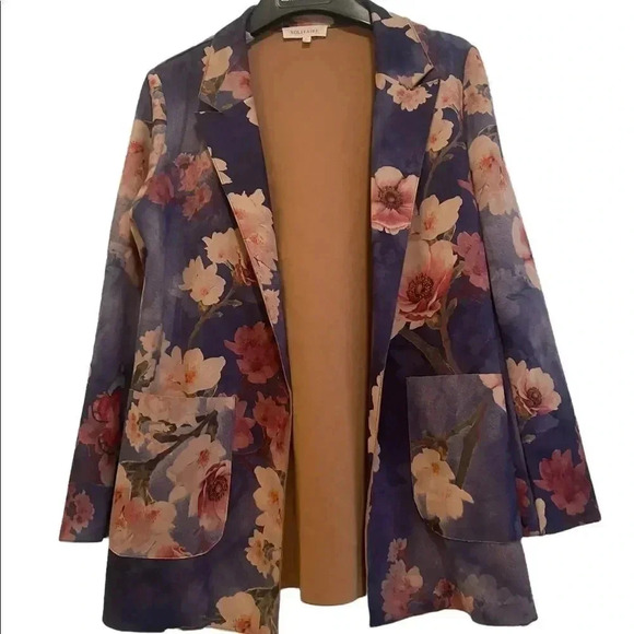 Like New Soft Floral Blazer - Picture 1 of 3